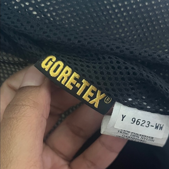 Marmot Women’s Green and Black Gore-Tex Outdoor Jacket. Ski raincoat - Picture 16 of 16